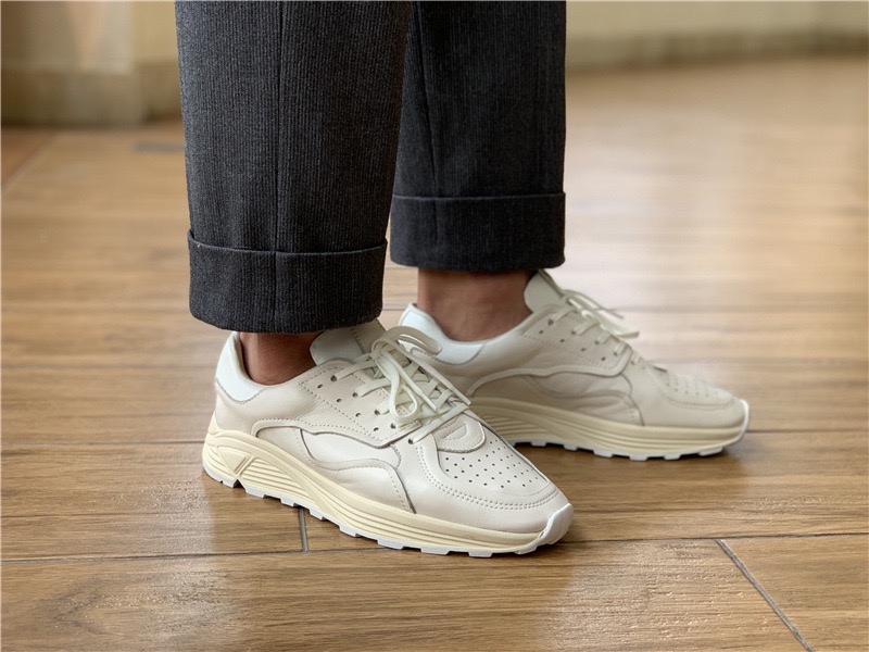 Mens Fashion Show - Runde Spitze, Schnürung, lässige weiße Herren-Freizeitschuhe